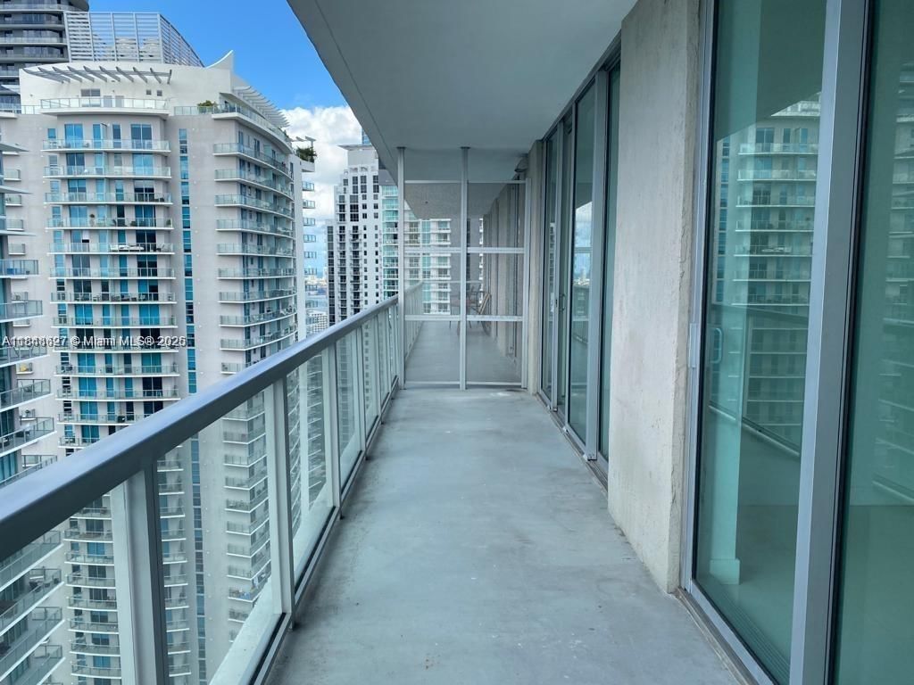 Real estate property located at , Miami-dade, The Axis On Brickell Cond, Miami, FL