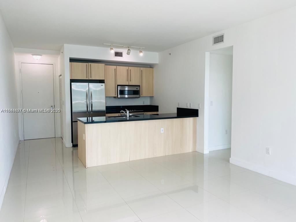 Real estate property located at , Miami-dade, The Axis On Brickell Cond, Miami, FL