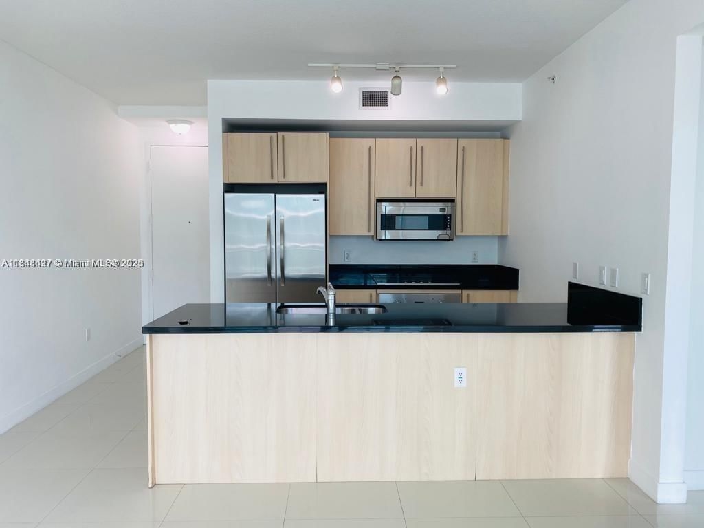 Real estate property located at , Miami-dade, The Axis On Brickell Cond, Miami, FL