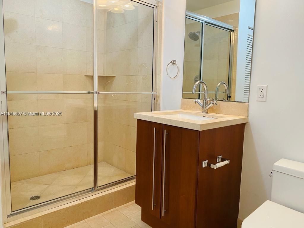 Real estate property located at , Miami-dade, The Axis On Brickell Cond, Miami, FL