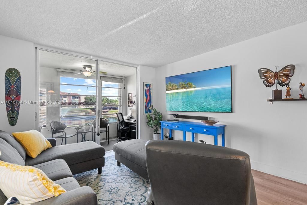 Real estate property located at 9181 Sunrise Lakes Blvd #108, Broward, Sunrise Lakes 114 Condo, Sunrise, FL