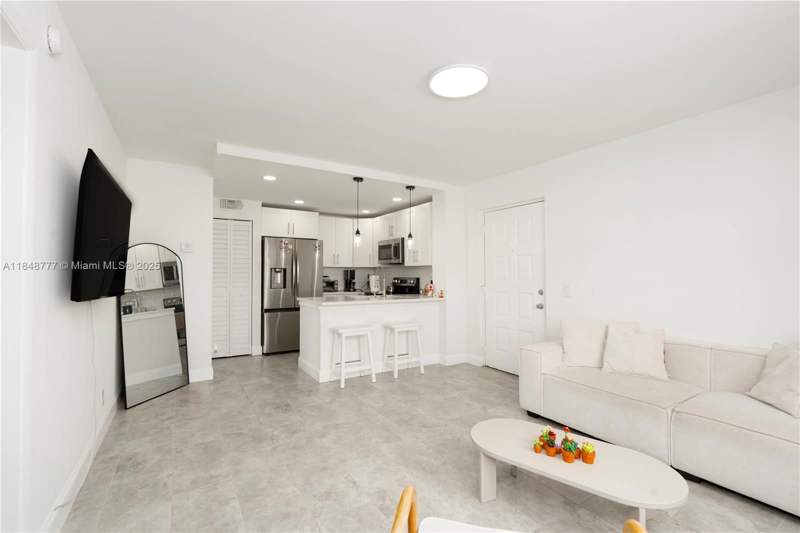 Real estate property located at 718 Executive Center Dr #112, Palm Beach, Clear Lake Club Condo, West Palm Beach, FL