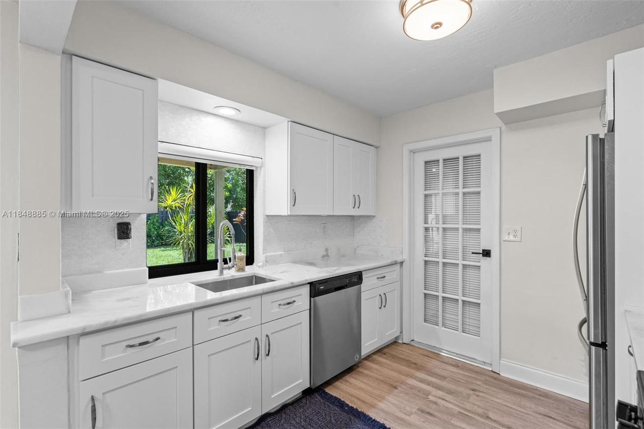 Real estate property located at 8450 28th St, Broward, Sunrise Golf Village, Sunrise, FL