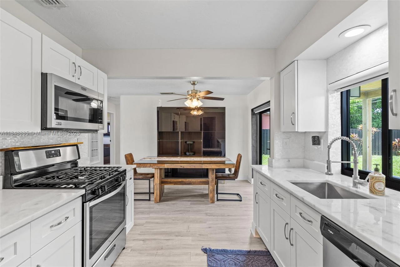Real estate property located at 8450 28th St, Broward, Sunrise Golf Village, Sunrise, FL