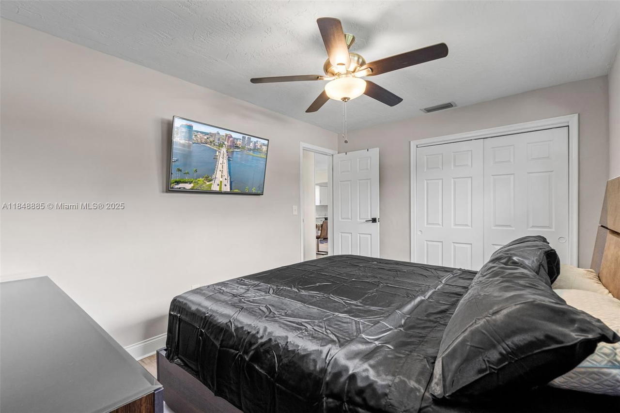 Real estate property located at 8450 28th St, Broward, Sunrise Golf Village, Sunrise, FL