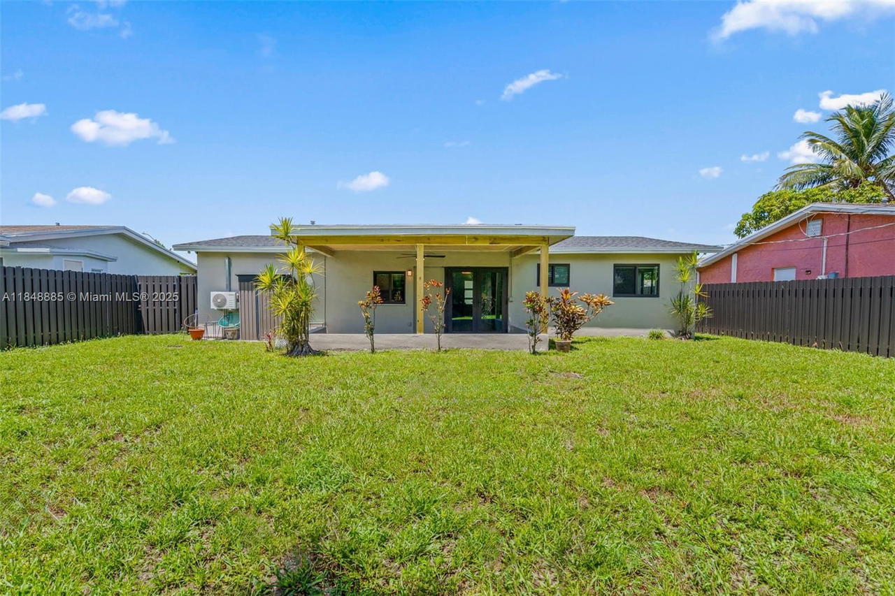Real estate property located at 8450 28th St, Broward, Sunrise Golf Village, Sunrise, FL