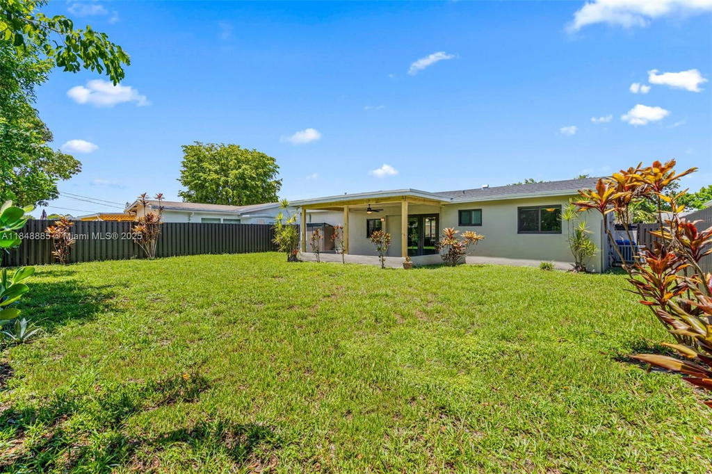 Real estate property located at 8450 28th St, Broward, Sunrise Golf Village, Sunrise, FL