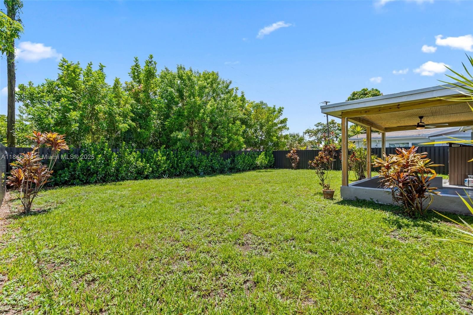 Real estate property located at 8450 28th St, Broward, Sunrise Golf Village, Sunrise, FL