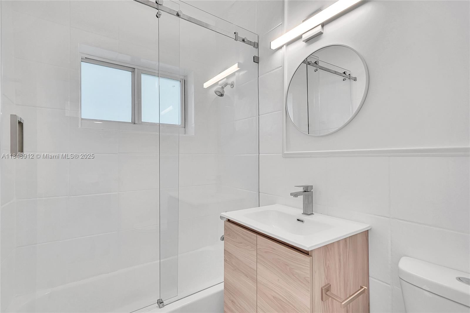 Real estate property located at 1135 Euclid Ave #207, Miami-dade, Ramavest Condo, Miami Beach, FL