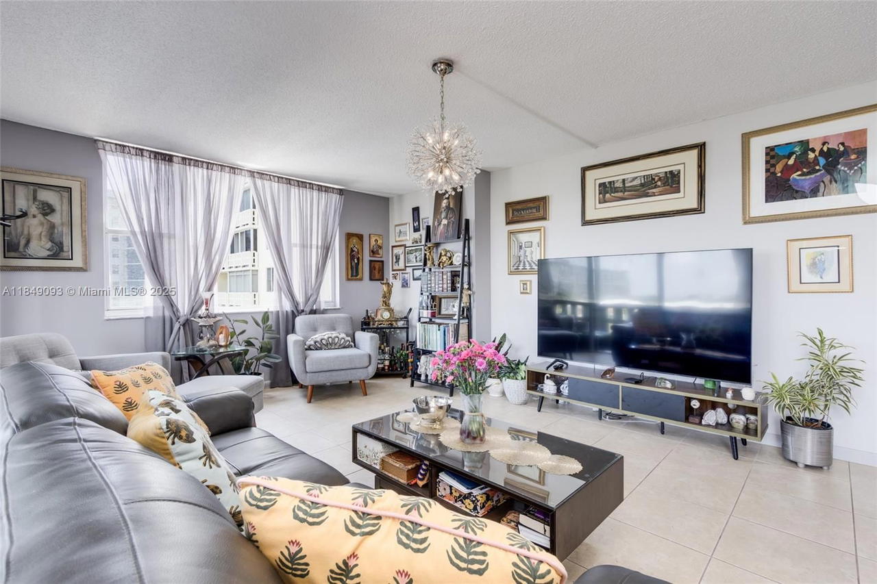 Real estate property located at 4330 Hillcrest Dr #519, Broward, Hillcrest East No 23 Cond, Hollywood, FL