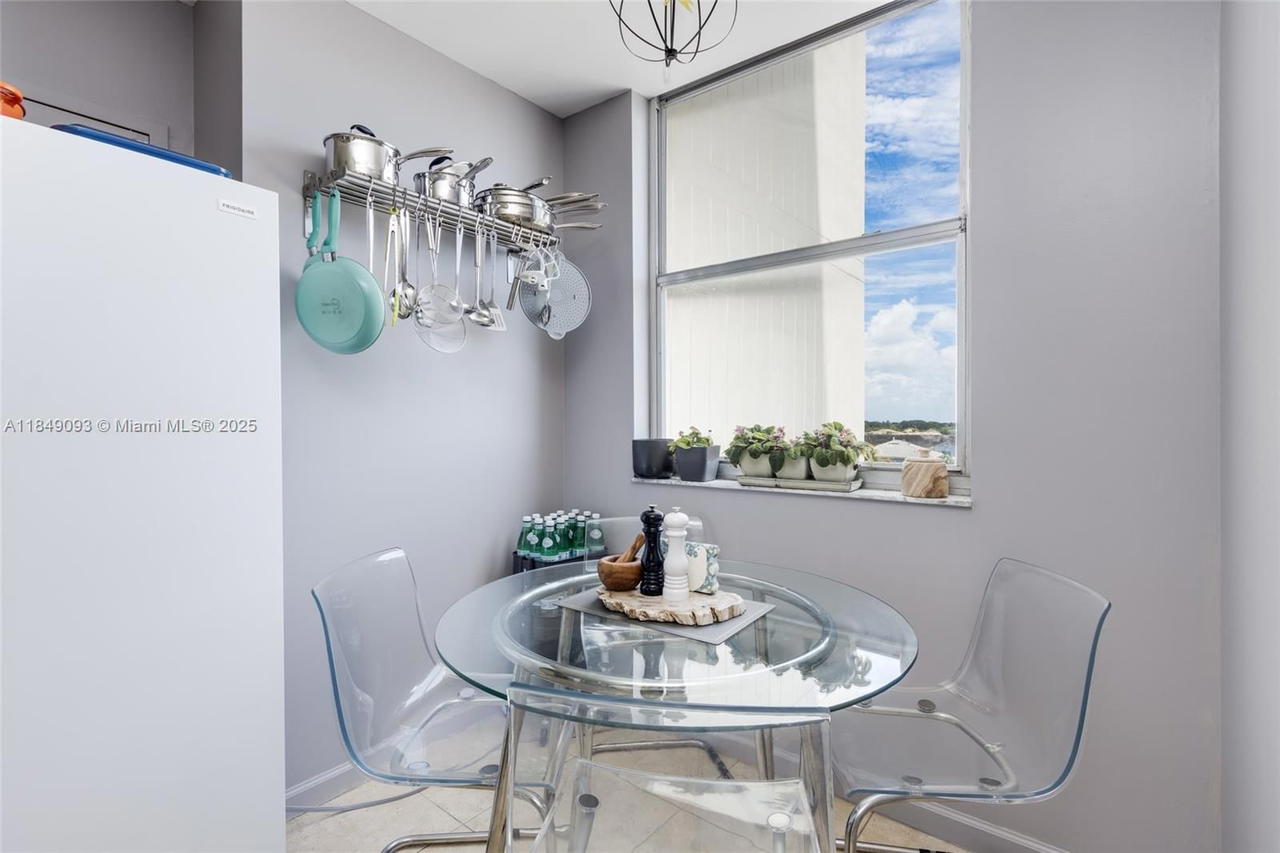 Real estate property located at 4330 Hillcrest Dr #519, Broward, Hillcrest East No 23 Cond, Hollywood, FL