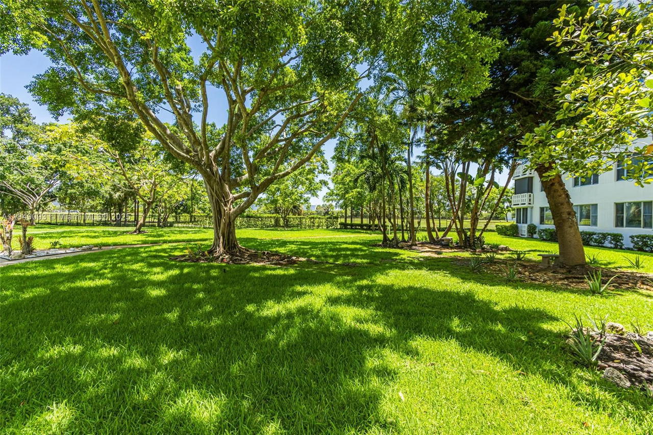 Real estate property located at 4330 Hillcrest Dr #519, Broward, Hillcrest East No 23 Cond, Hollywood, FL