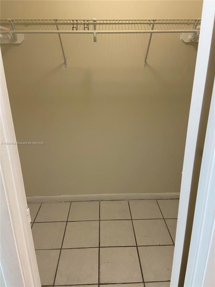 Real estate property located at 10090 80th Ct #1330, Miami-dade, Samari Lake East Condo, Hialeah Gardens, FL