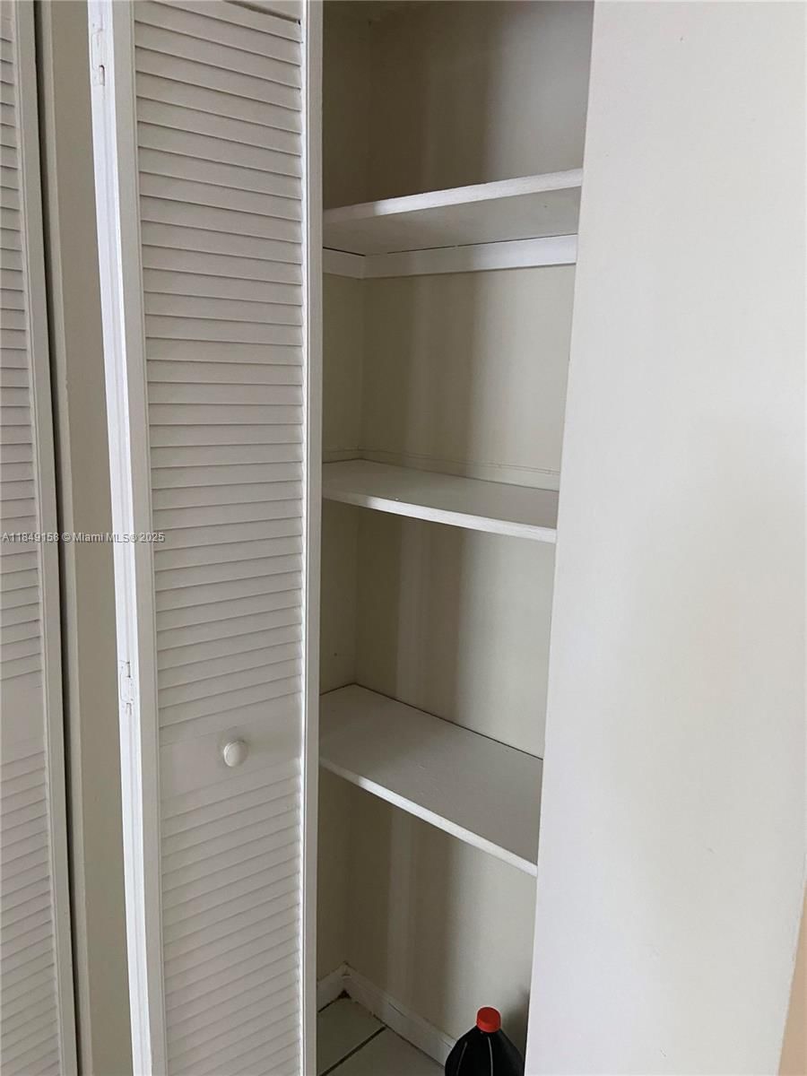 Real estate property located at 10090 80th Ct #1330, Miami-dade, Samari Lake East Condo, Hialeah Gardens, FL