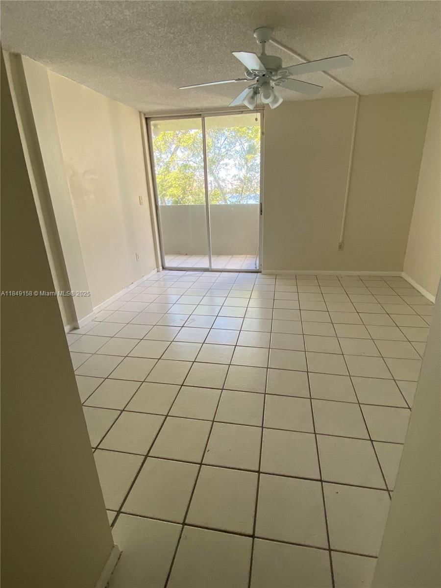 Real estate property located at 10090 80th Ct #1330, Miami-dade, Samari Lake East Condo, Hialeah Gardens, FL