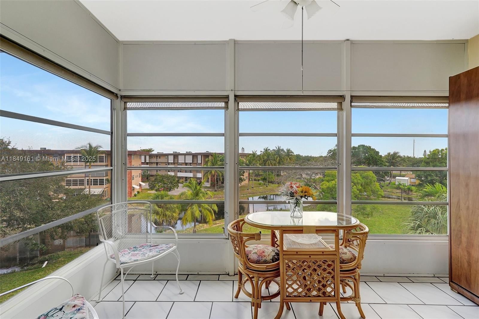 Real estate property located at 2800 47th Ter #404B, Broward, Lauderdale Oaks Condo 4, Lauderdale Lakes, FL