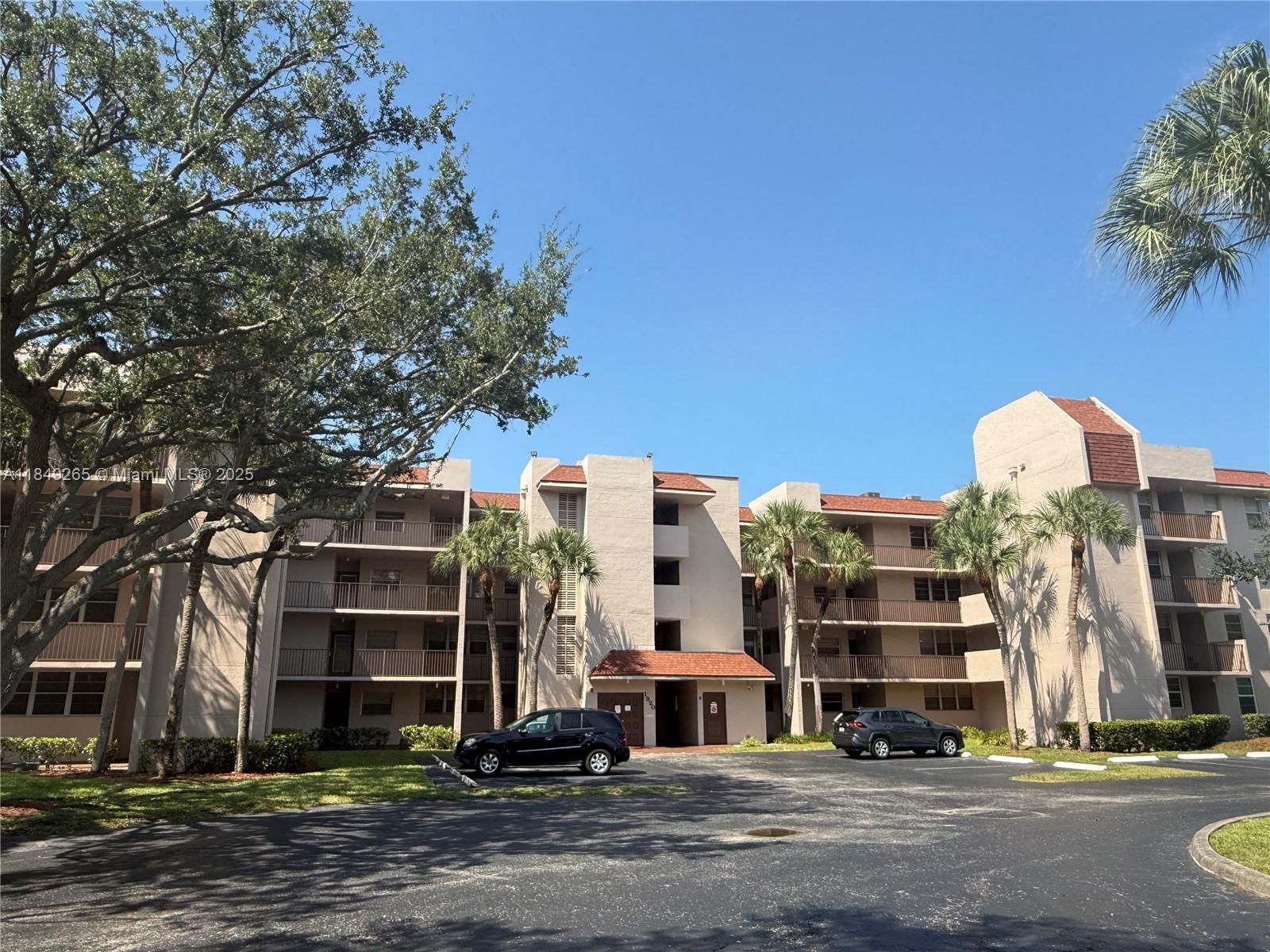 Real estate property located at 1920 Sabal Palm Dr #201, Broward, Condo 9 Of Sabal Palm Con, Davie, FL