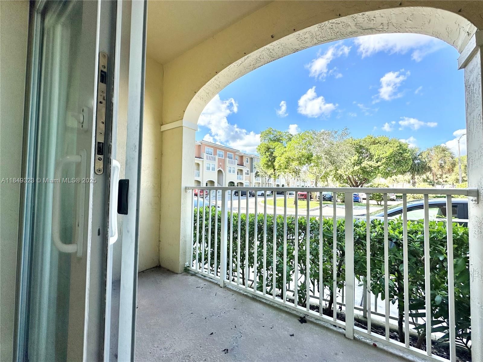 Real estate property located at 10870 88th Ter #103, Miami-dade, Coronado At Doral Iii Con, Doral, FL