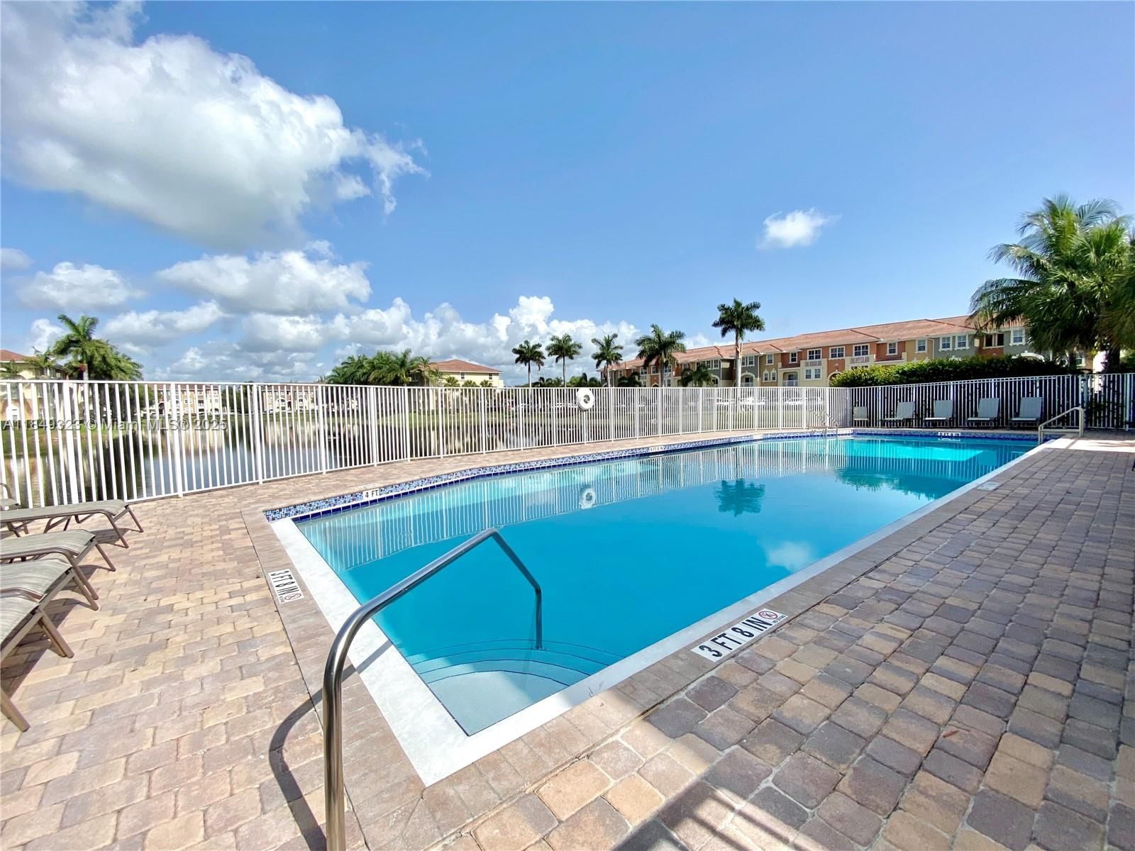 Real estate property located at 10870 88th Ter #103, Miami-dade, Coronado At Doral Iii Con, Doral, FL