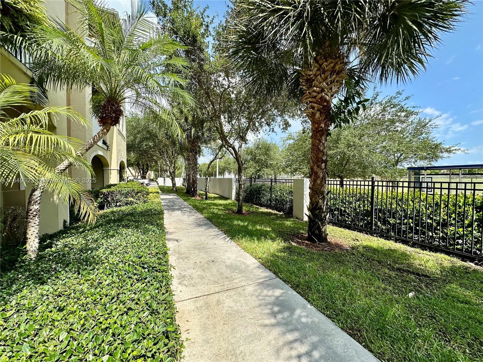 Real estate property located at 10870 88th Ter #103, Miami-dade, Coronado At Doral Iii Con, Doral, FL