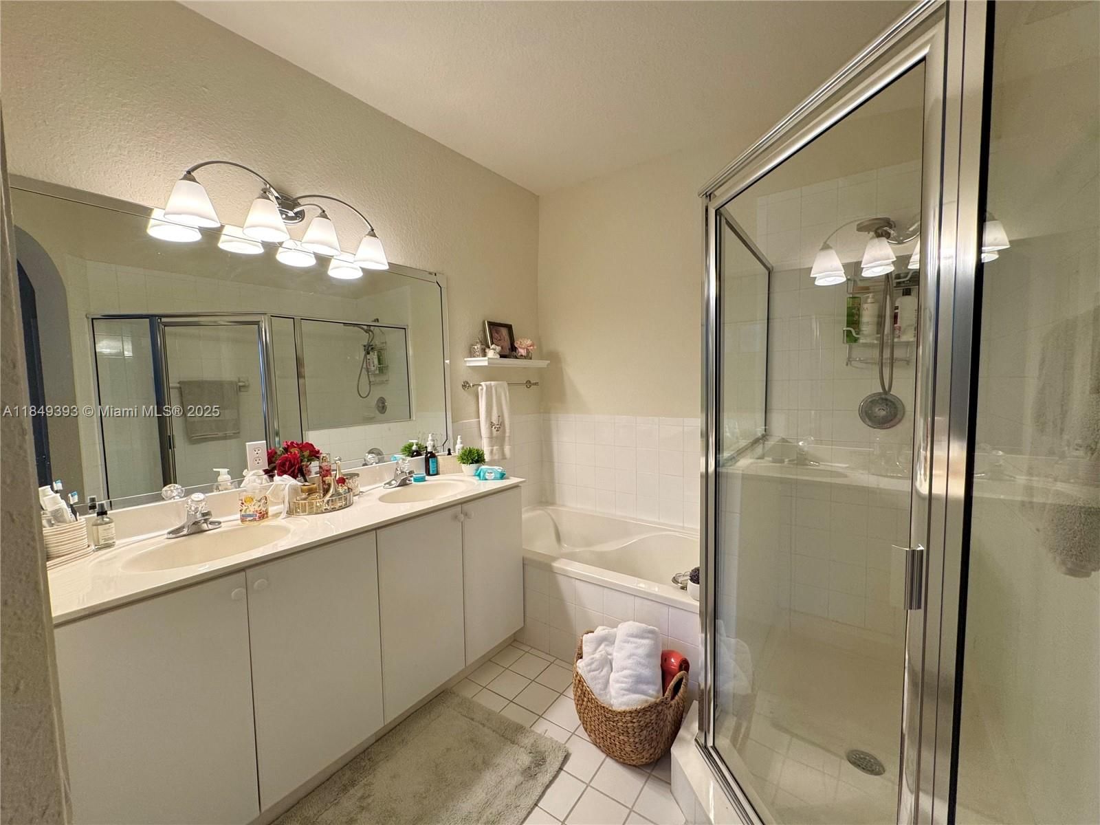 Real estate property located at 11575 138th Ave, Miami-dade, Century Breeze, Miami, FL