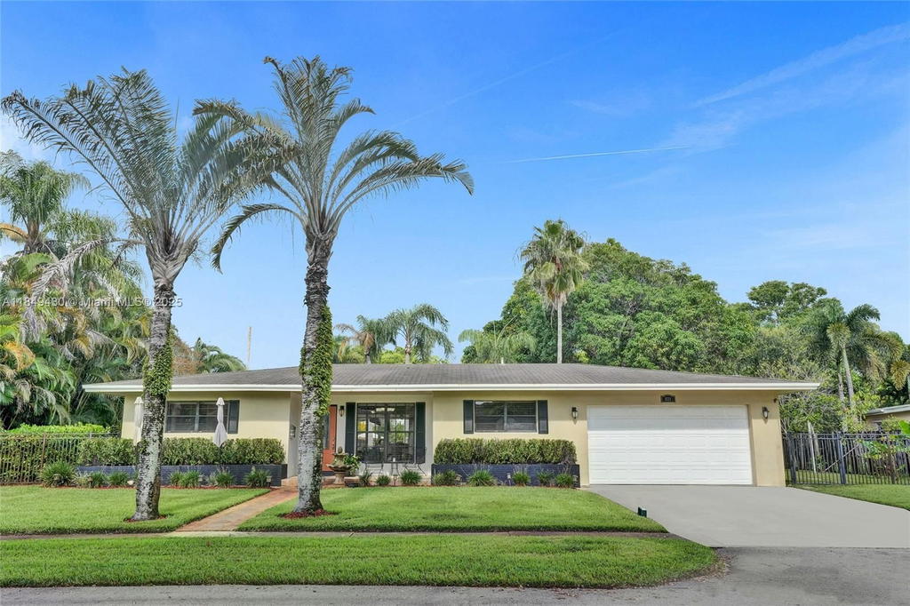 Real estate property located at 821 Oleander Dr, Broward, Plantation Gardens 3rd Se, Plantation, FL
