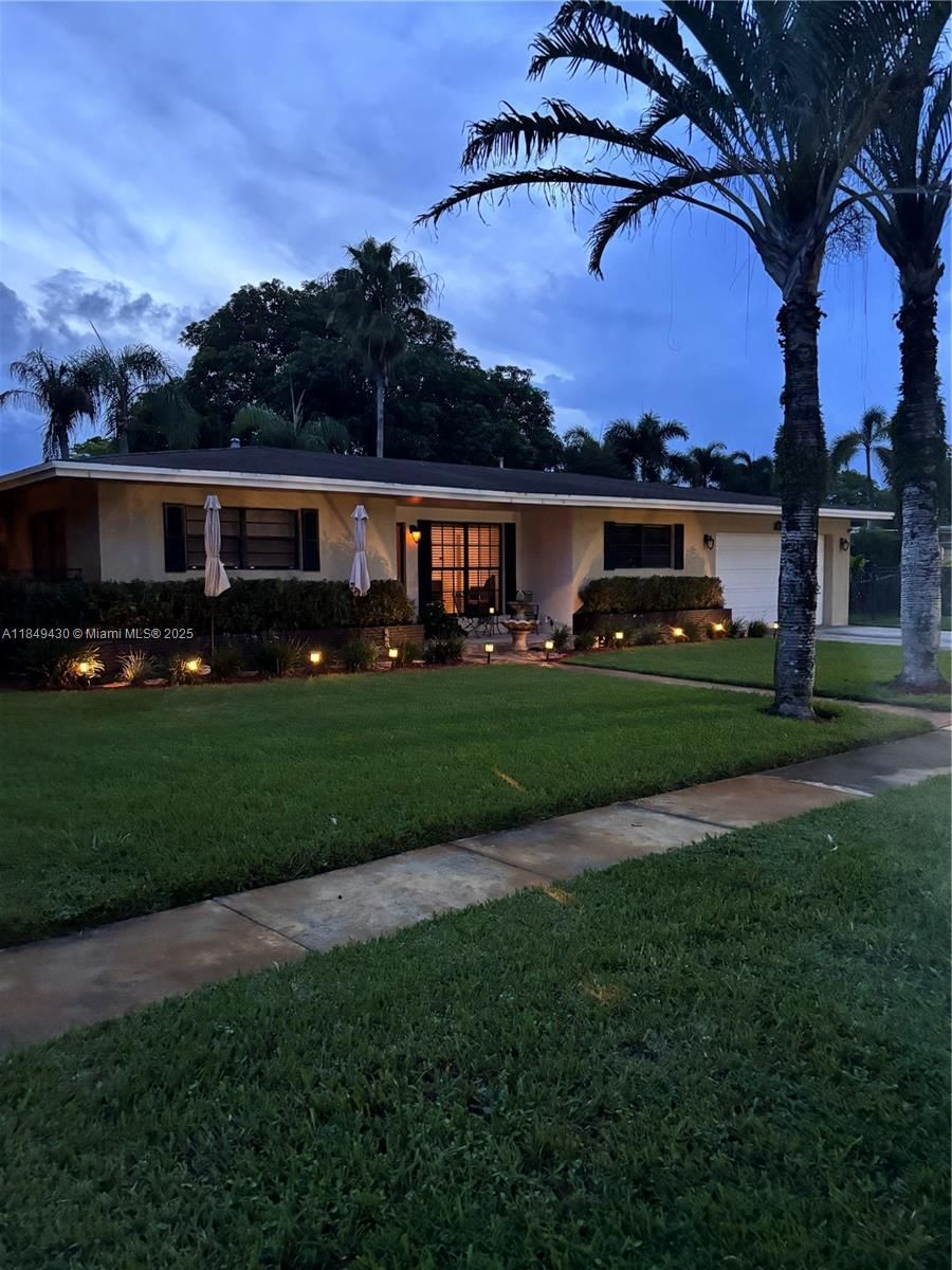 Real estate property located at 821 Oleander Dr, Broward, Plantation Gardens 3rd Se, Plantation, FL
