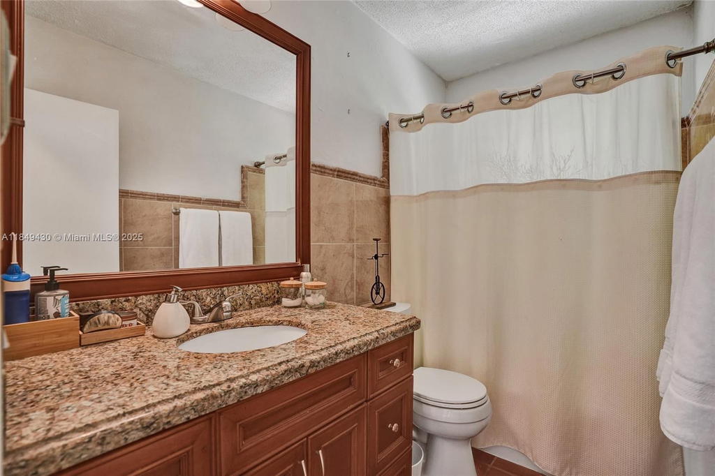 Real estate property located at 821 Oleander Dr, Broward, Plantation Gardens 3rd Se, Plantation, FL