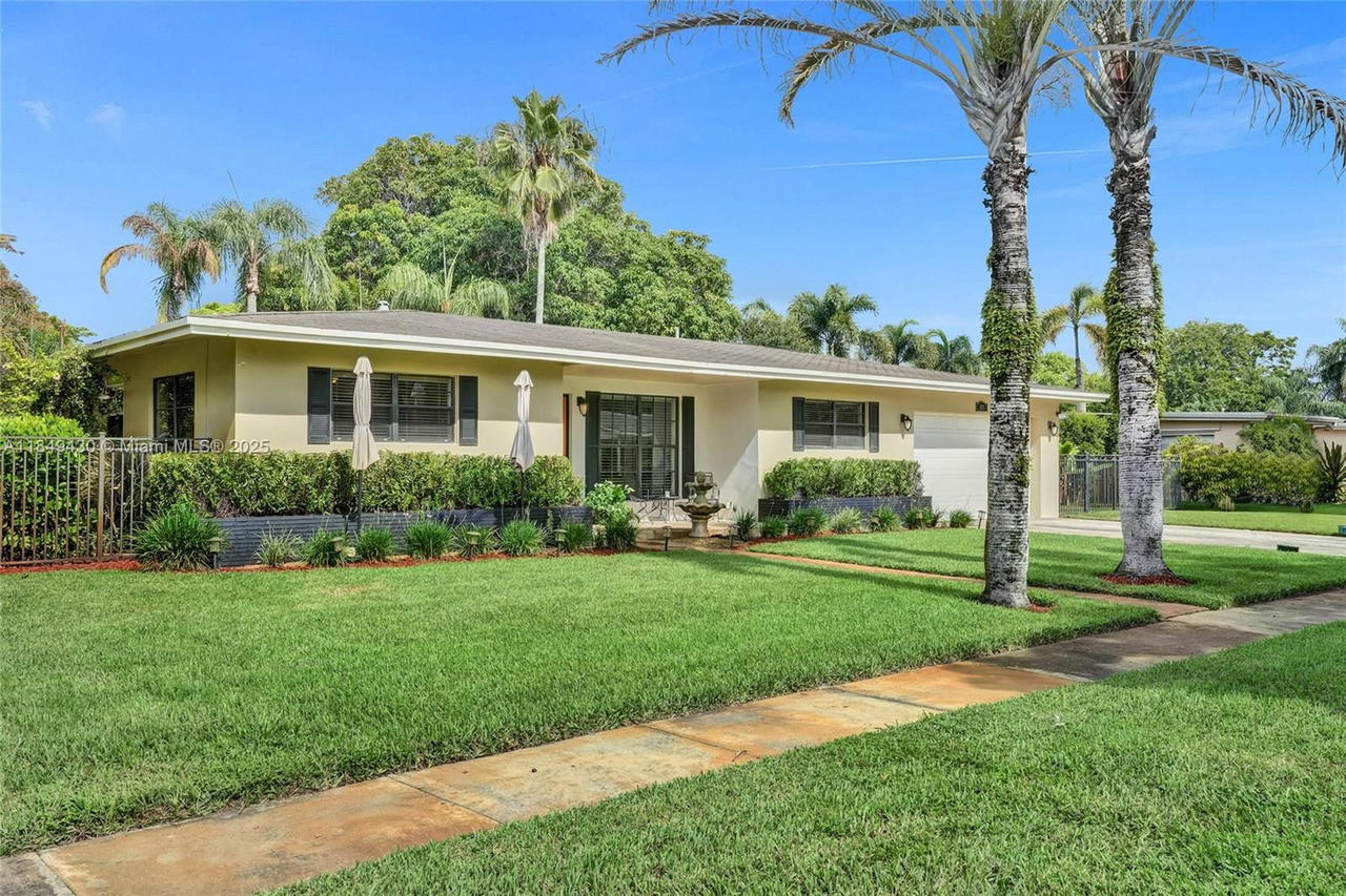 Real estate property located at 821 Oleander Dr, Broward, Plantation Gardens 3rd Se, Plantation, FL