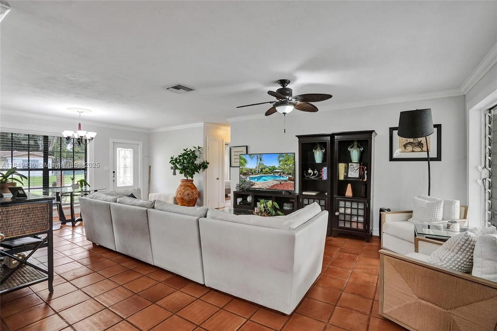 Real estate property located at 821 Oleander Dr, Broward, Plantation Gardens 3rd Se, Plantation, FL
