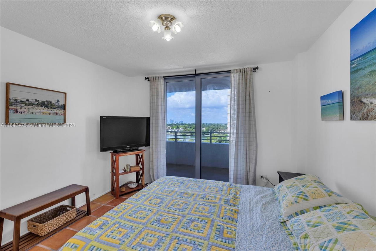 Real estate property located at 5555 Collins Ave #8U, Miami-dade, Oceanside Plaza Condo, Miami Beach, FL