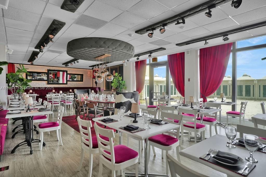 Real estate property located at 5555 Collins Ave #8U, Miami-dade, Oceanside Plaza Condo, Miami Beach, FL