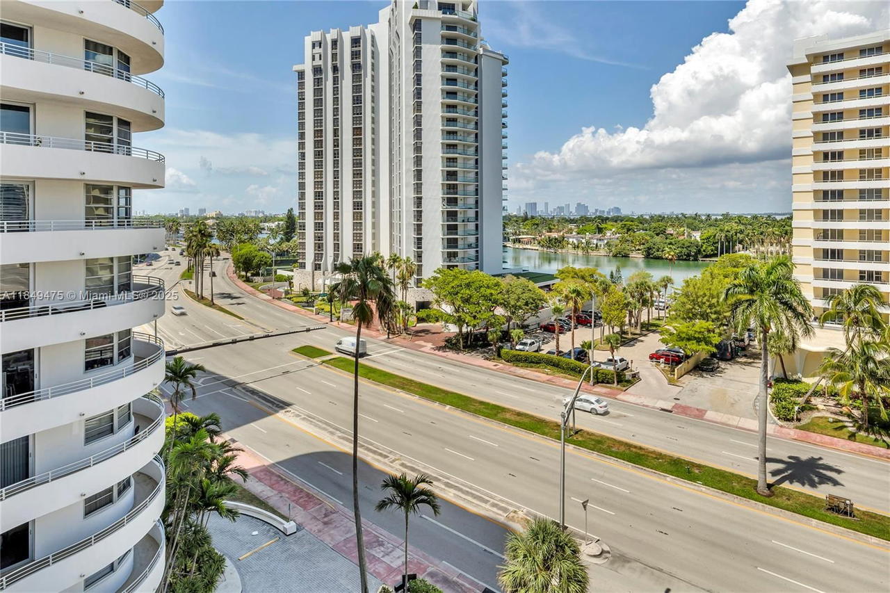 Real estate property located at 5555 Collins Ave #8U, Miami-dade, Oceanside Plaza Condo, Miami Beach, FL
