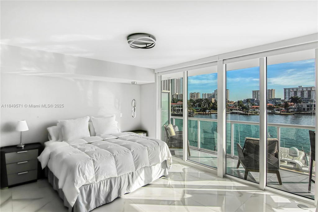 Real estate property located at 400 Sunny Isles Blvd #307, Miami-dade, 400 Sunny Isles Condo Eas, Sunny Isles Beach, FL