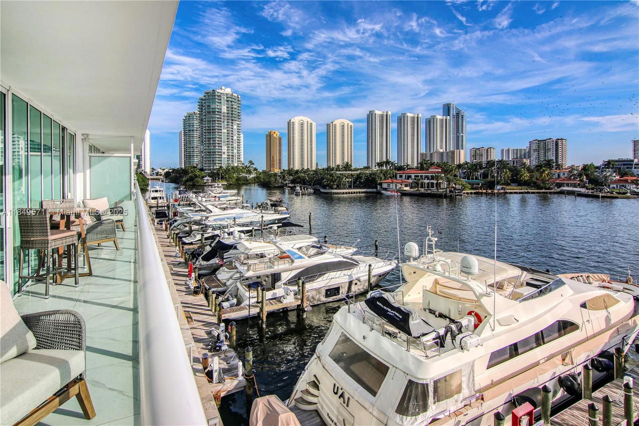 Real estate property located at 400 Sunny Isles Blvd #307, Miami-dade, 400 Sunny Isles Condo Eas, Sunny Isles Beach, FL
