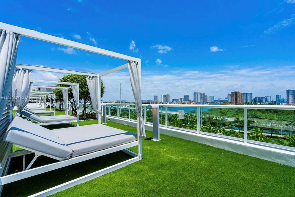 Real estate property located at 400 Sunny Isles Blvd #307, Miami-dade, 400 Sunny Isles Condo Eas, Sunny Isles Beach, FL