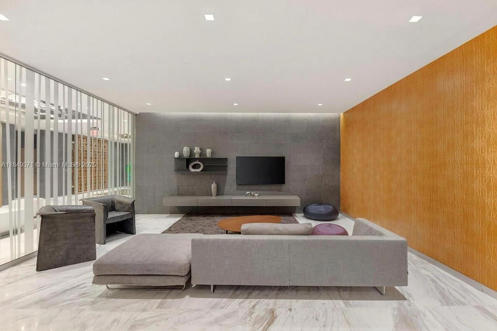 Real estate property located at 400 Sunny Isles Blvd #307, Miami-dade, 400 Sunny Isles Condo Eas, Sunny Isles Beach, FL