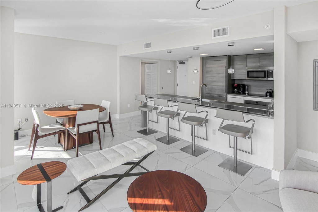 Real estate property located at 400 Sunny Isles Blvd #307, Miami-dade, 400 Sunny Isles Condo Eas, Sunny Isles Beach, FL