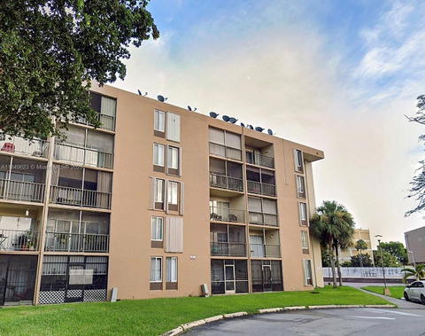 Real estate property located at 9120 Fontainebleau Blvd #404, Miami-dade, Parkside No 1 Condo, Miami, FL