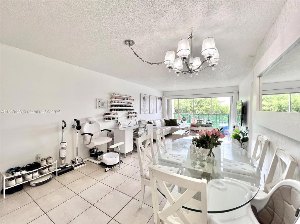 Real estate property located at 9120 Fontainebleau Blvd #404, Miami-dade, Parkside No 1 Condo, Miami, FL