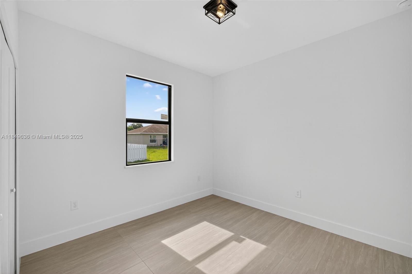 Real estate property located at 1020 Chapel Ave, Lee, Lehigh Acres, Lehigh Acres, FL