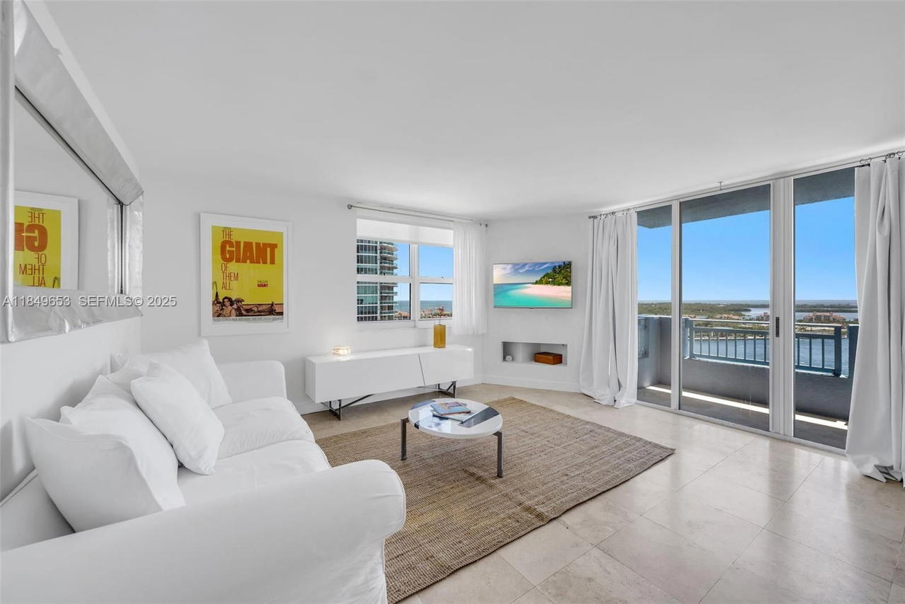 Real estate property located at 90 Alton Rd #2702, Miami-dade, Yacht Club At Portofino C, Miami Beach, FL