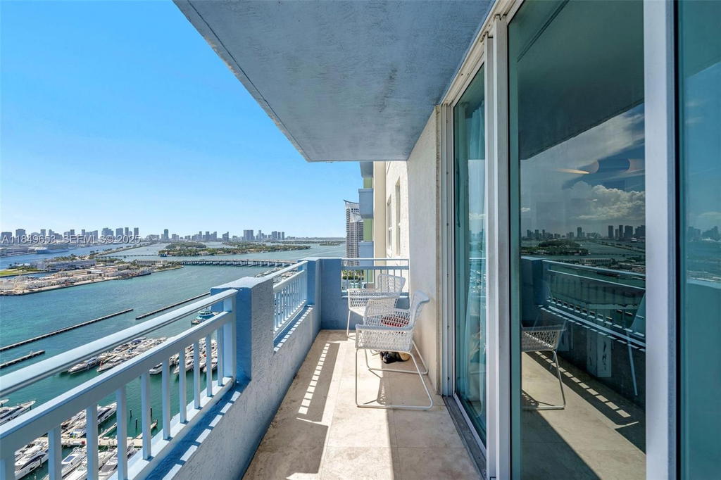 Real estate property located at 90 Alton Rd #2702, Miami-dade, Yacht Club At Portofino C, Miami Beach, FL