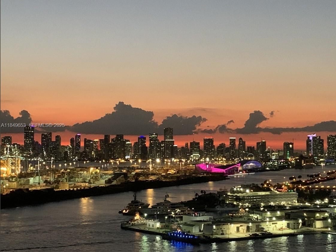 Real estate property located at 90 Alton Rd #2702, Miami-dade, Yacht Club At Portofino C, Miami Beach, FL