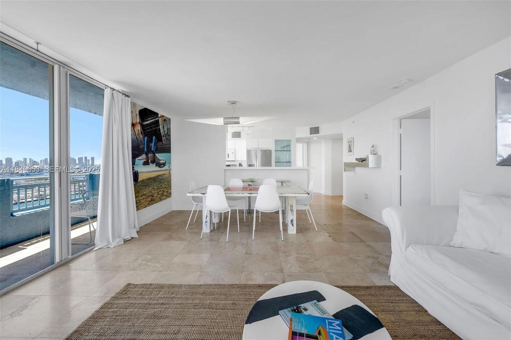 Real estate property located at 90 Alton Rd #2702, Miami-dade, Yacht Club At Portofino C, Miami Beach, FL