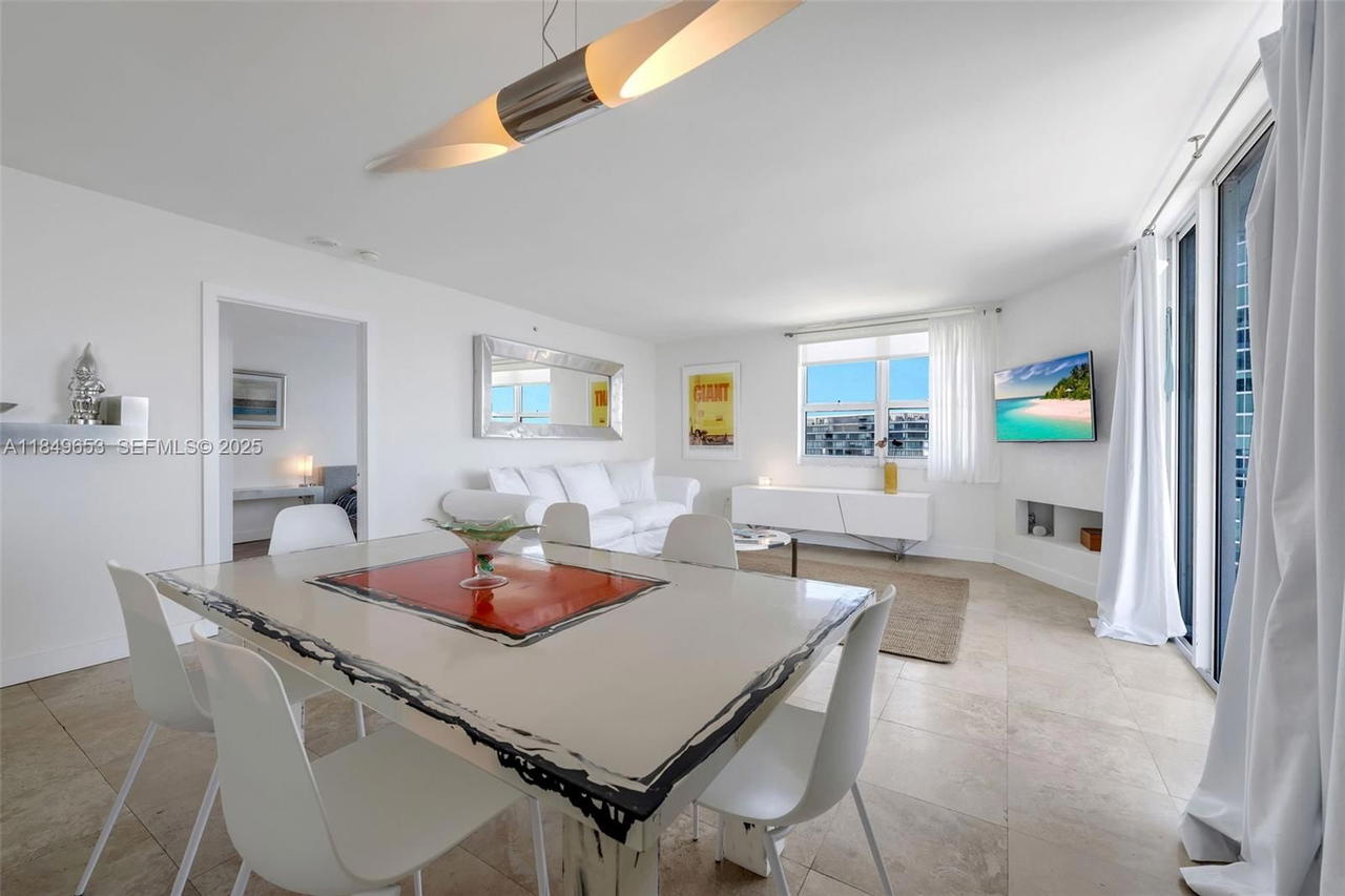 Real estate property located at 90 Alton Rd #2702, Miami-dade, Yacht Club At Portofino C, Miami Beach, FL