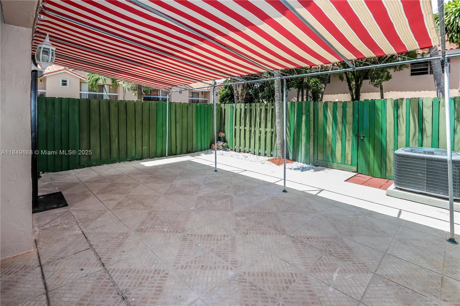 Real estate property located at 570 109th Ave #1204, Miami-dade, Patio Grande Ii Townhomes, Miami, FL