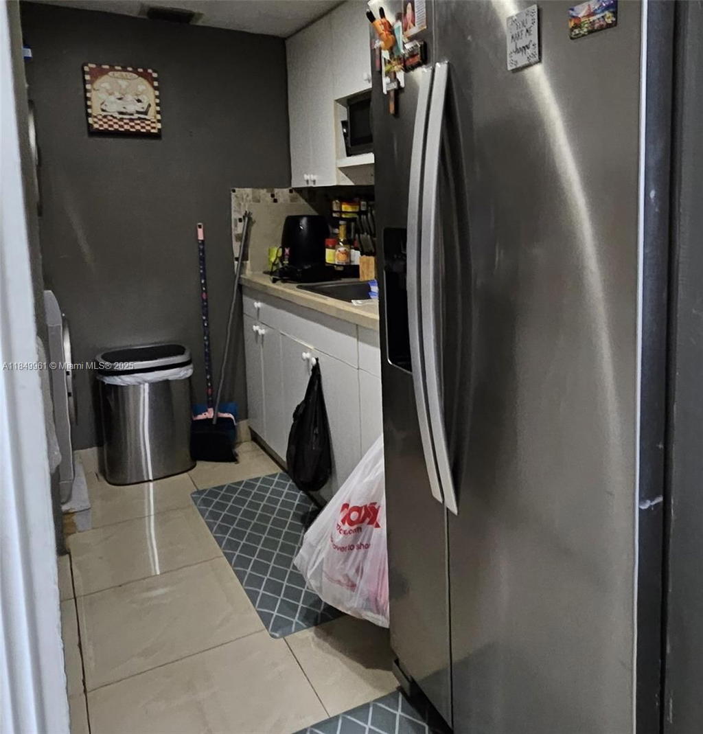 Real estate property located at 2138 6 St #403, Miami-dade, El Paraiso Condo, Miami, FL