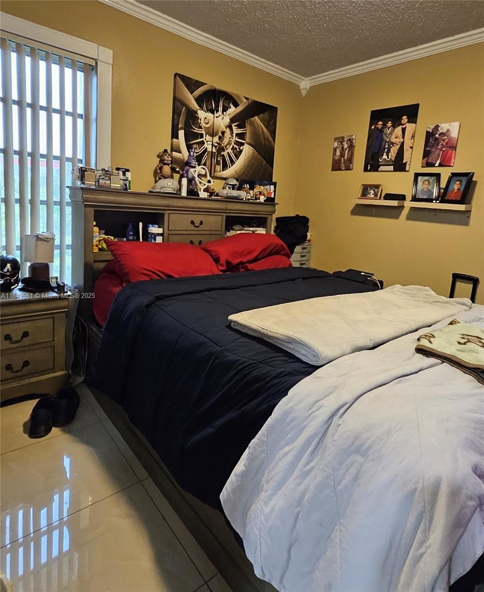 Real estate property located at 2138 6 St #403, Miami-dade, El Paraiso Condo, Miami, FL
