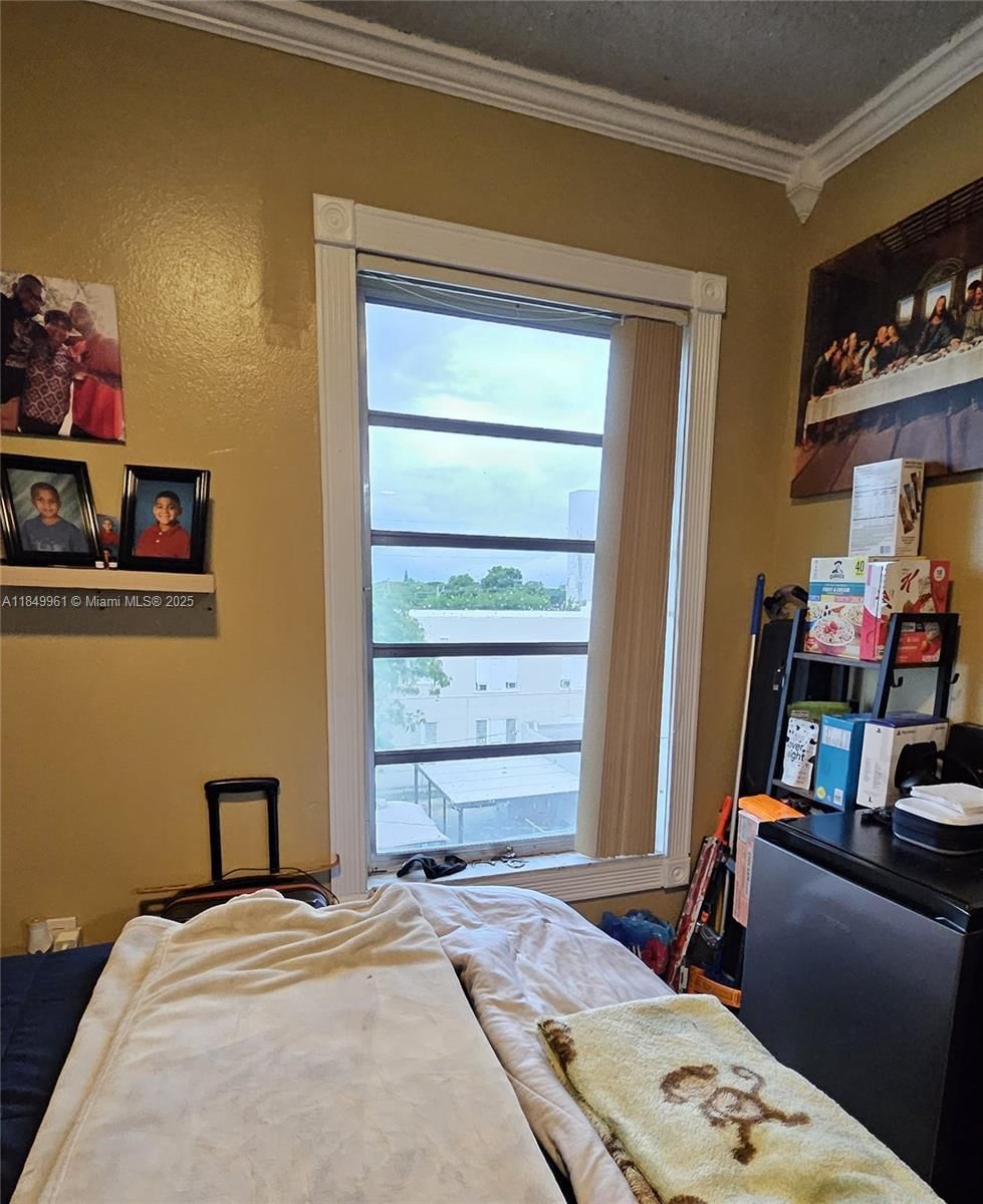 Real estate property located at 2138 6 St #403, Miami-dade, El Paraiso Condo, Miami, FL
